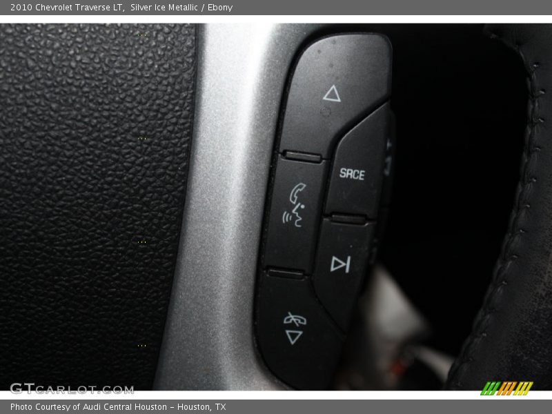Silver Ice Metallic / Ebony 2010 Chevrolet Traverse LT