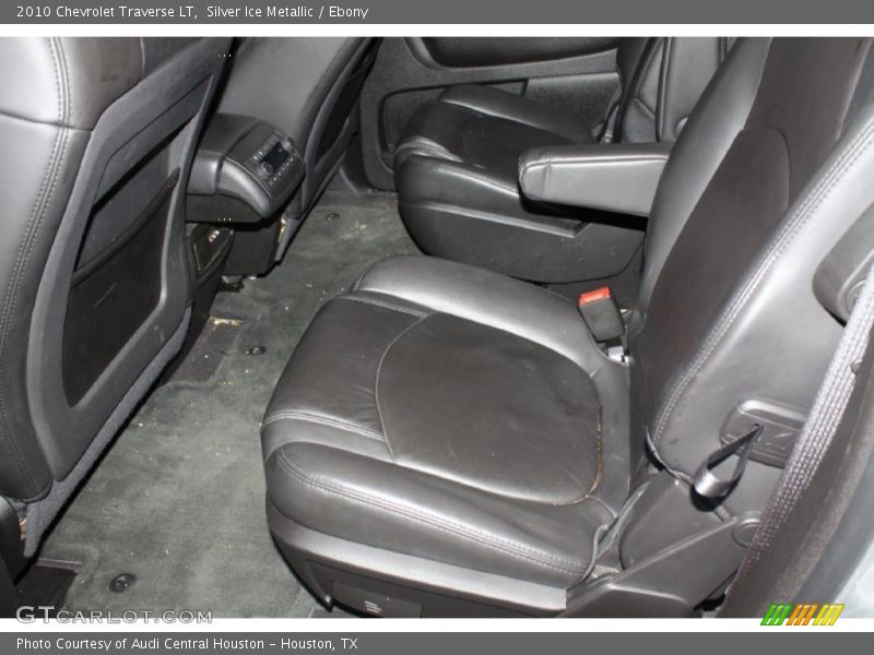 Silver Ice Metallic / Ebony 2010 Chevrolet Traverse LT