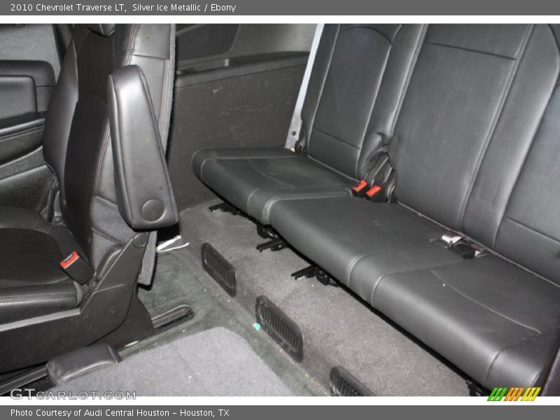 Silver Ice Metallic / Ebony 2010 Chevrolet Traverse LT