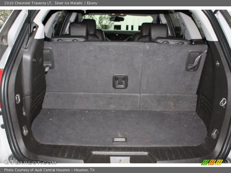 Silver Ice Metallic / Ebony 2010 Chevrolet Traverse LT