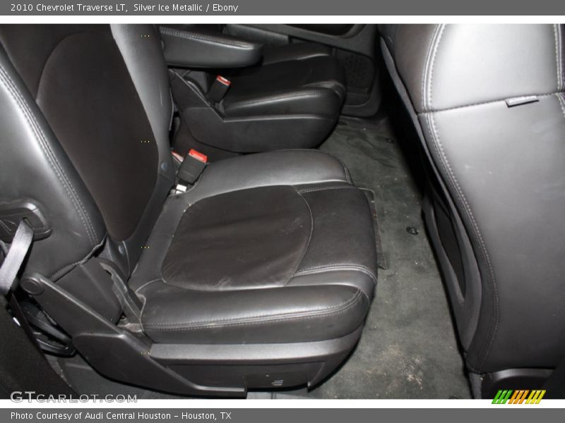 Silver Ice Metallic / Ebony 2010 Chevrolet Traverse LT