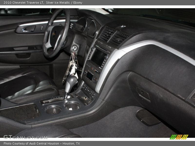Silver Ice Metallic / Ebony 2010 Chevrolet Traverse LT
