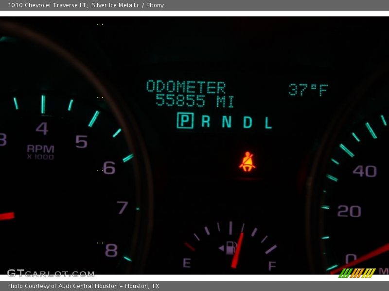Silver Ice Metallic / Ebony 2010 Chevrolet Traverse LT