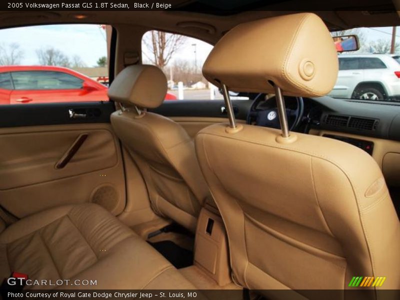 Black / Beige 2005 Volkswagen Passat GLS 1.8T Sedan