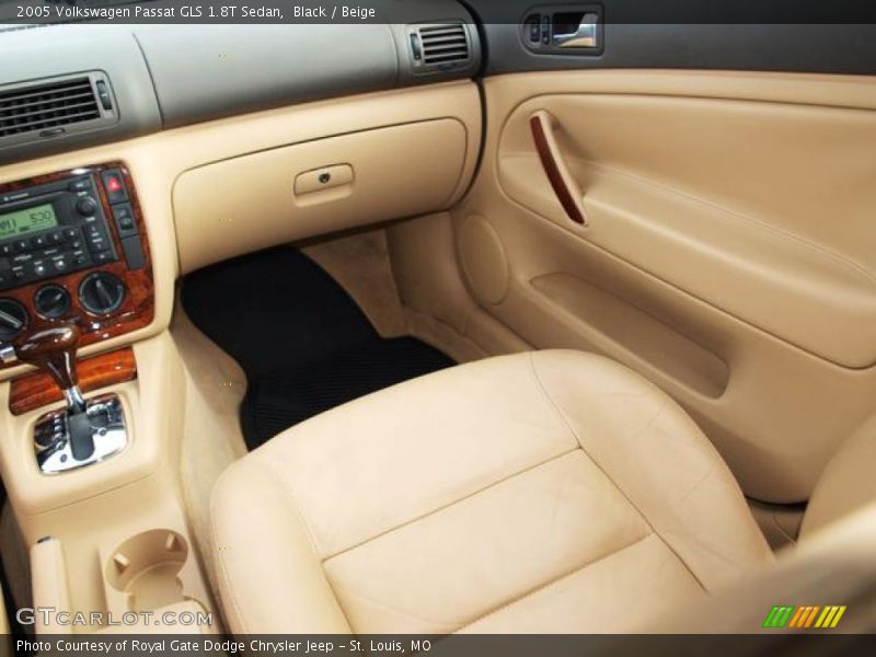 Black / Beige 2005 Volkswagen Passat GLS 1.8T Sedan