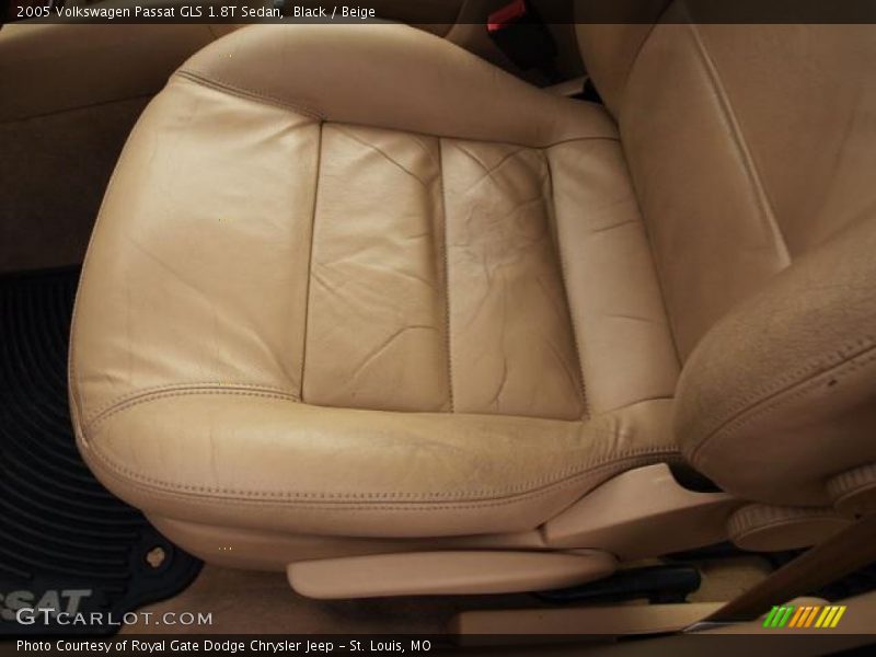 Black / Beige 2005 Volkswagen Passat GLS 1.8T Sedan