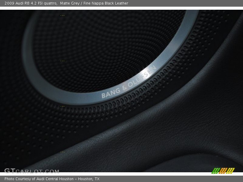 Audio System of 2009 R8 4.2 FSI quattro