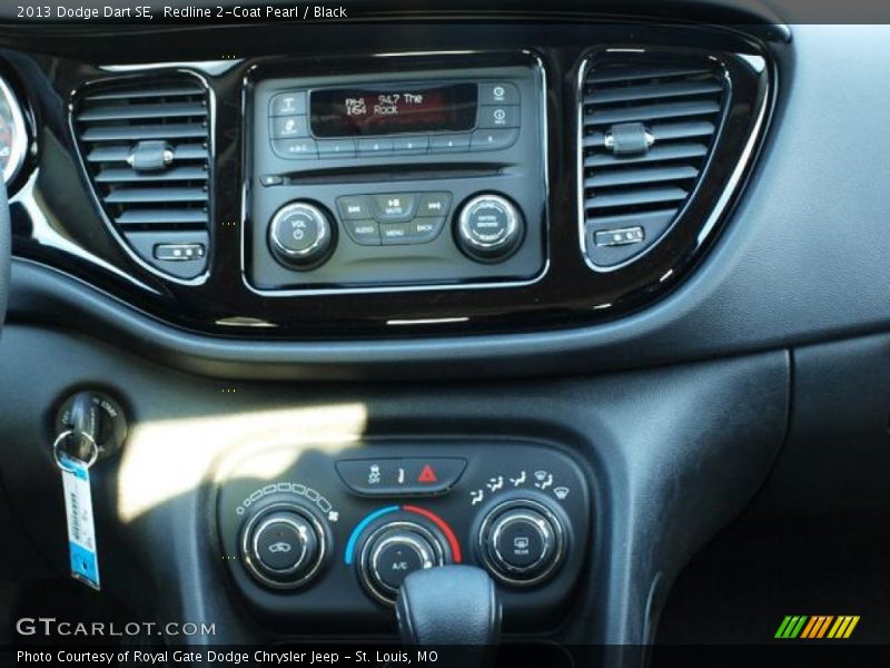 Redline 2-Coat Pearl / Black 2013 Dodge Dart SE