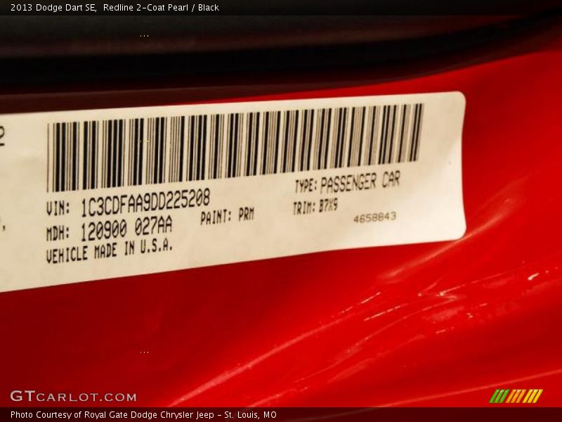 Redline 2-Coat Pearl / Black 2013 Dodge Dart SE