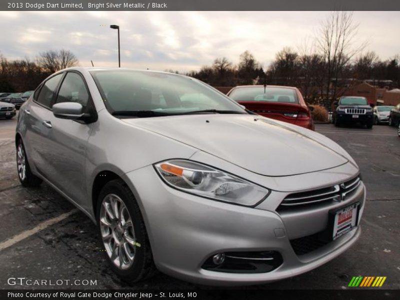 Front 3/4 View of 2013 Dart Limited