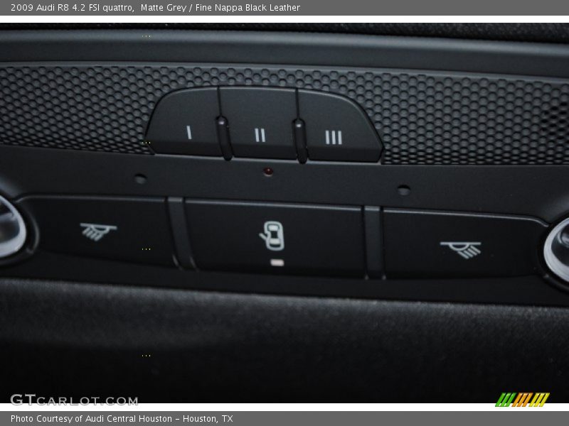 Matte Grey / Fine Nappa Black Leather 2009 Audi R8 4.2 FSI quattro