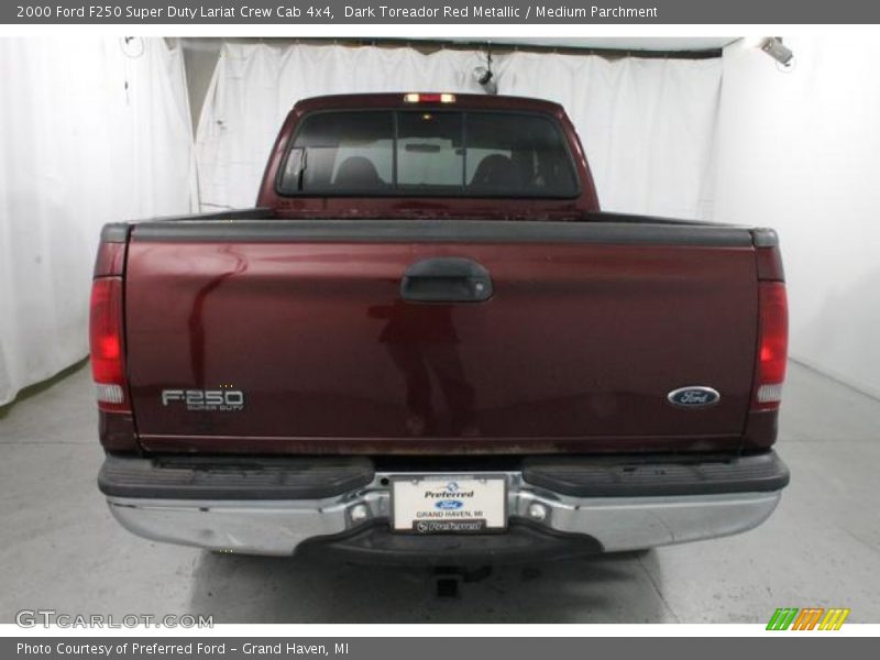 Dark Toreador Red Metallic / Medium Parchment 2000 Ford F250 Super Duty Lariat Crew Cab 4x4