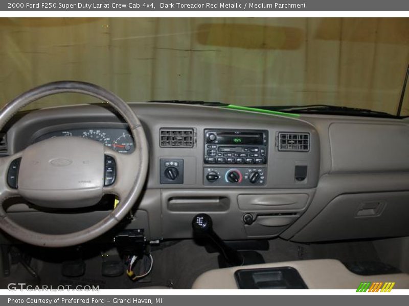 Dark Toreador Red Metallic / Medium Parchment 2000 Ford F250 Super Duty Lariat Crew Cab 4x4