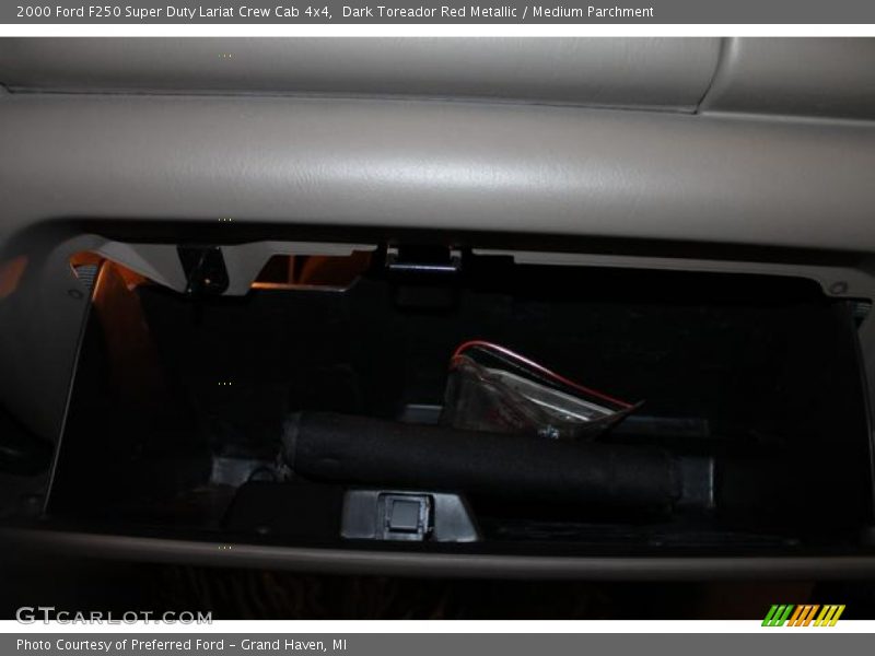 Dark Toreador Red Metallic / Medium Parchment 2000 Ford F250 Super Duty Lariat Crew Cab 4x4