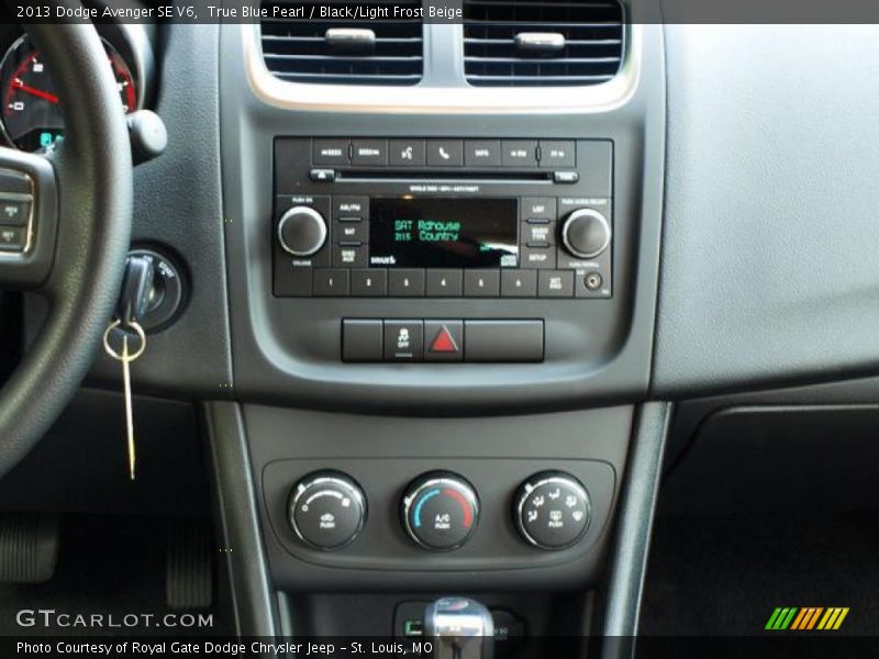 True Blue Pearl / Black/Light Frost Beige 2013 Dodge Avenger SE V6