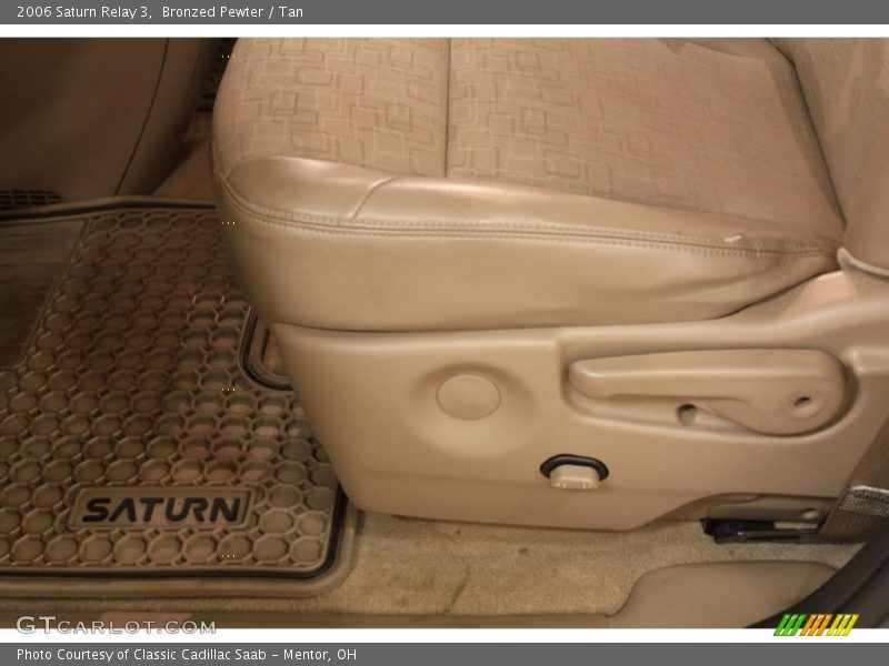 Bronzed Pewter / Tan 2006 Saturn Relay 3