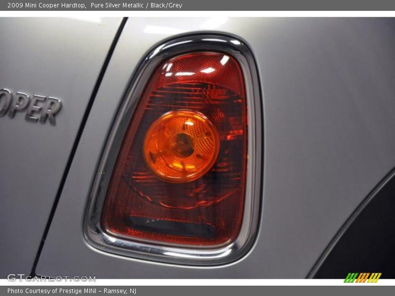 Pure Silver Metallic / Black/Grey 2009 Mini Cooper Hardtop