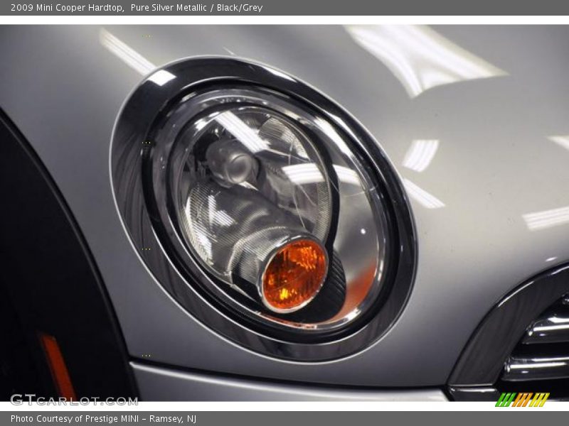 Pure Silver Metallic / Black/Grey 2009 Mini Cooper Hardtop