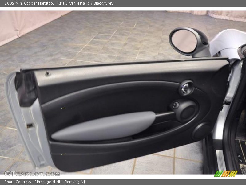 Pure Silver Metallic / Black/Grey 2009 Mini Cooper Hardtop