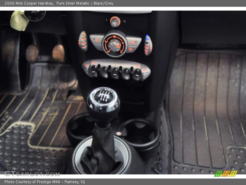 Pure Silver Metallic / Black/Grey 2009 Mini Cooper Hardtop