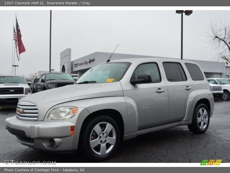 Front 3/4 View of 2007 HHR LS