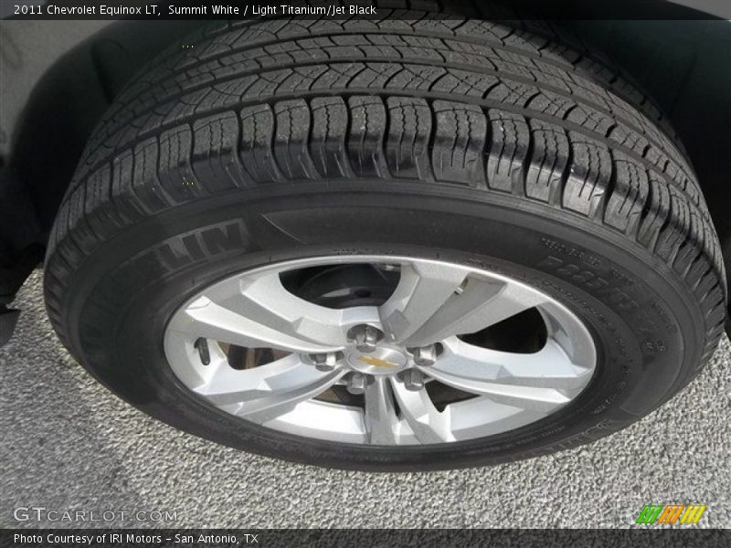 Summit White / Light Titanium/Jet Black 2011 Chevrolet Equinox LT