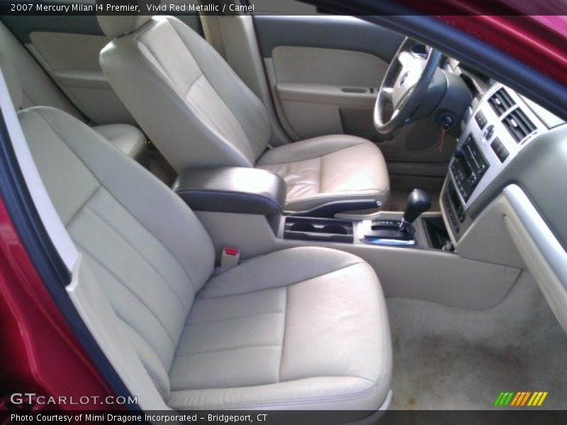Front Seat of 2007 Milan I4 Premier
