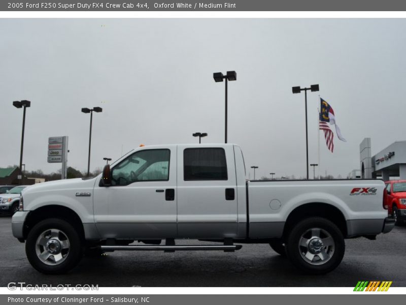 Oxford White / Medium Flint 2005 Ford F250 Super Duty FX4 Crew Cab 4x4