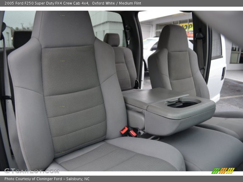 Oxford White / Medium Flint 2005 Ford F250 Super Duty FX4 Crew Cab 4x4