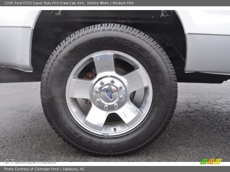 Oxford White / Medium Flint 2005 Ford F250 Super Duty FX4 Crew Cab 4x4