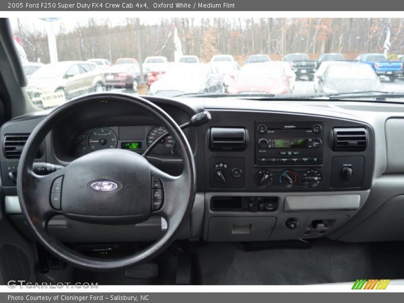 Oxford White / Medium Flint 2005 Ford F250 Super Duty FX4 Crew Cab 4x4