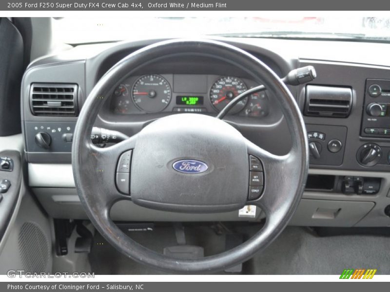 Oxford White / Medium Flint 2005 Ford F250 Super Duty FX4 Crew Cab 4x4