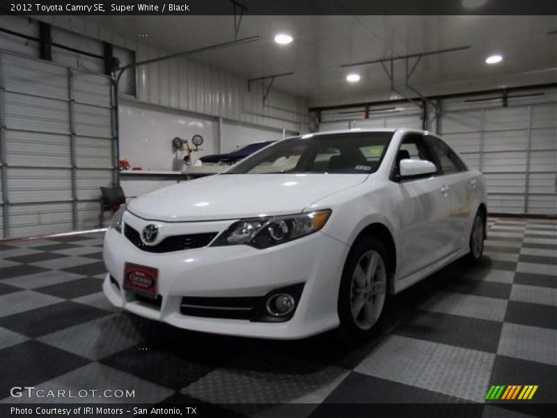 Super White / Black 2012 Toyota Camry SE