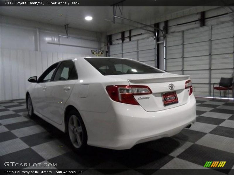 Super White / Black 2012 Toyota Camry SE