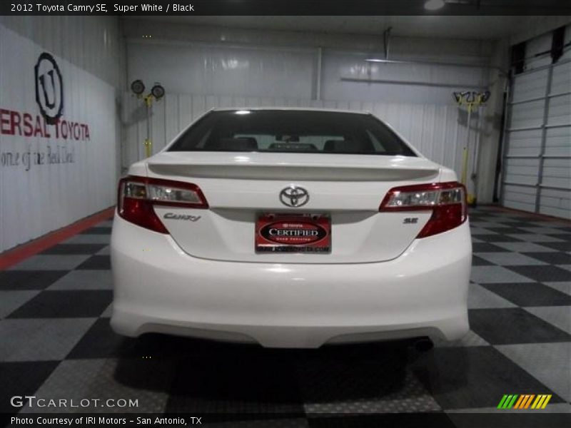 Super White / Black 2012 Toyota Camry SE