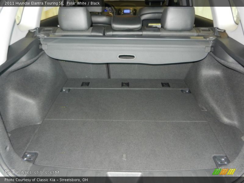 Polar White / Black 2011 Hyundai Elantra Touring SE