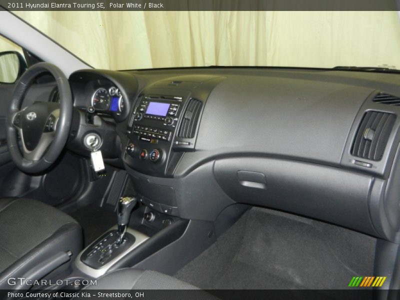 Polar White / Black 2011 Hyundai Elantra Touring SE