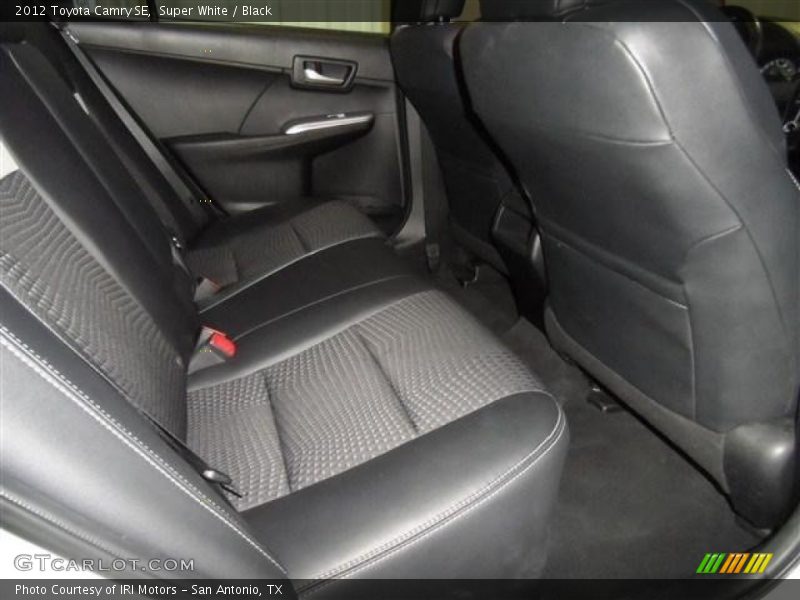 Super White / Black 2012 Toyota Camry SE