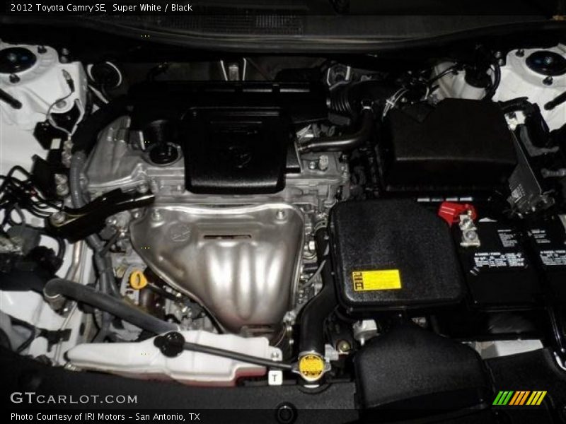 Super White / Black 2012 Toyota Camry SE