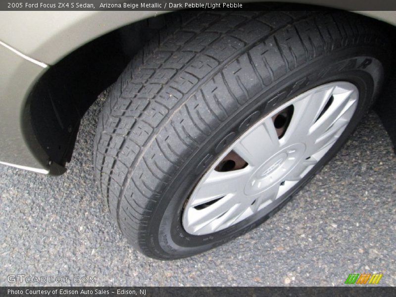 Arizona Beige Metallic / Dark Pebble/Light Pebble 2005 Ford Focus ZX4 S Sedan