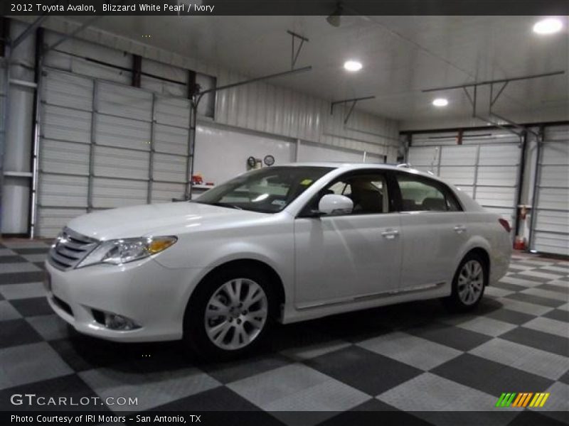 Blizzard White Pearl / Ivory 2012 Toyota Avalon