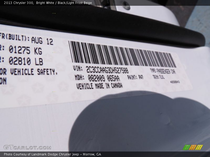 Bright White / Black/Light Frost Beige 2013 Chrysler 300