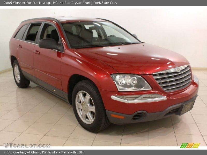 Front 3/4 View of 2006 Pacifica Touring