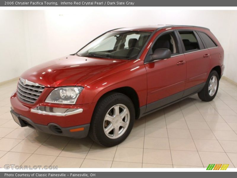 Front 3/4 View of 2006 Pacifica Touring