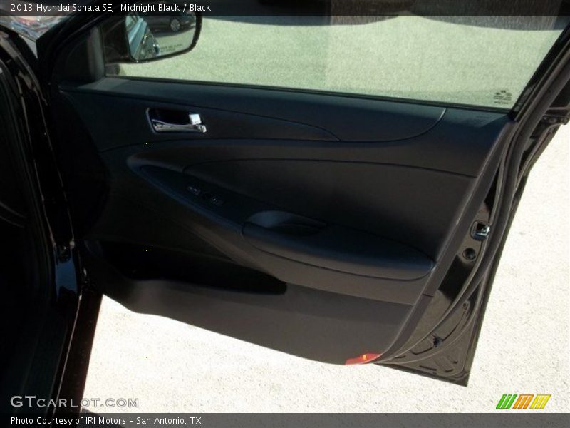 Midnight Black / Black 2013 Hyundai Sonata SE