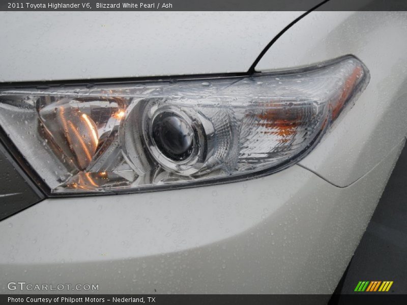Blizzard White Pearl / Ash 2011 Toyota Highlander V6