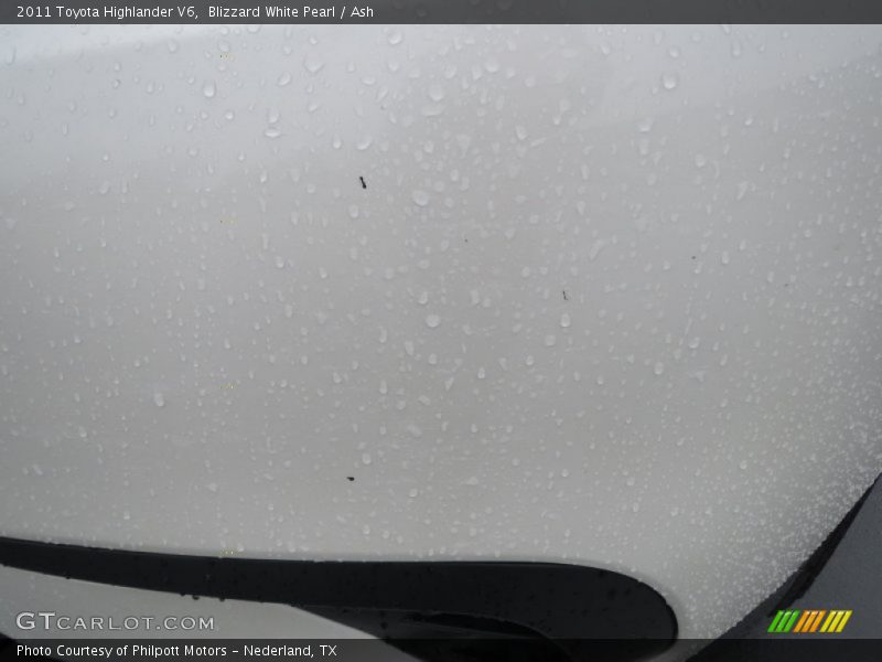 Blizzard White Pearl / Ash 2011 Toyota Highlander V6