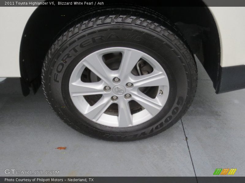 Blizzard White Pearl / Ash 2011 Toyota Highlander V6