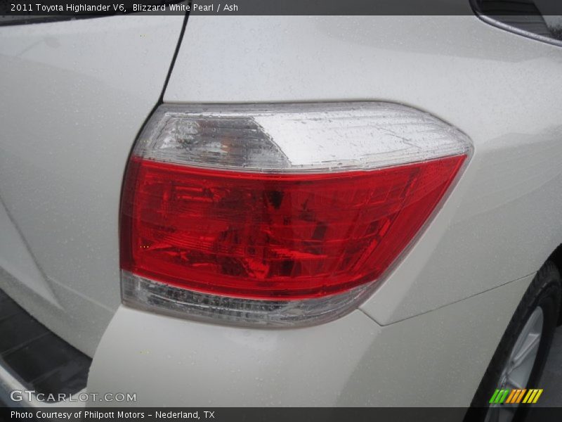 Blizzard White Pearl / Ash 2011 Toyota Highlander V6