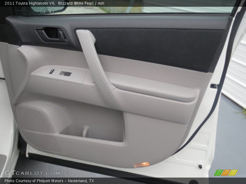 Blizzard White Pearl / Ash 2011 Toyota Highlander V6